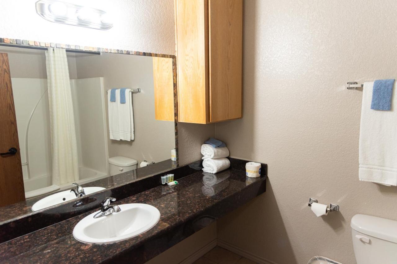 Premium Inn And Suites Killeen Exterior photo